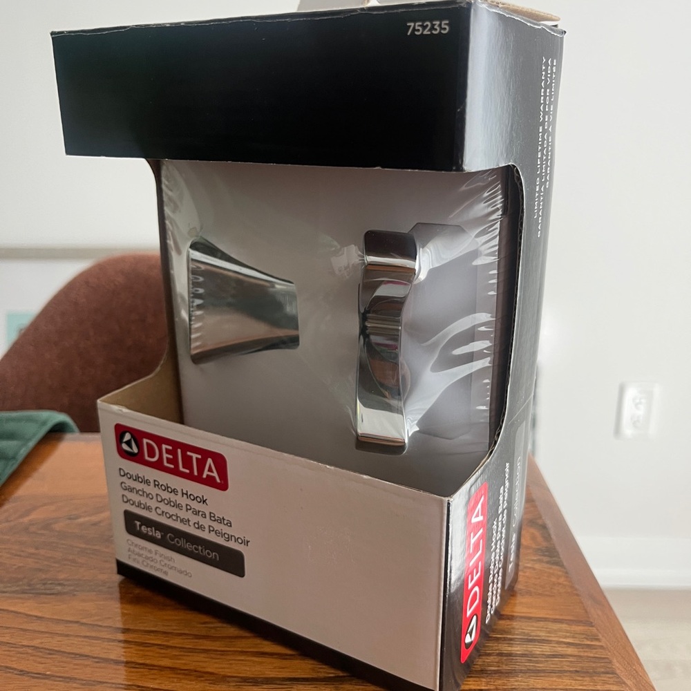 NWT Delta Tesla Collection Double Robe Hook in Silver Chrome Finish